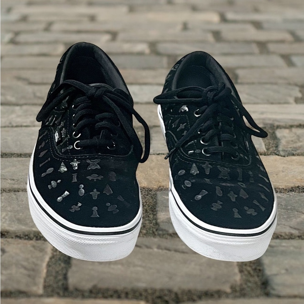 Van’s Hieroglyphic Black Suede Era size M 7.5/L9